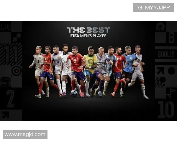 中老年足球明星同框合影展现岁月风采与足球激情的完美结合